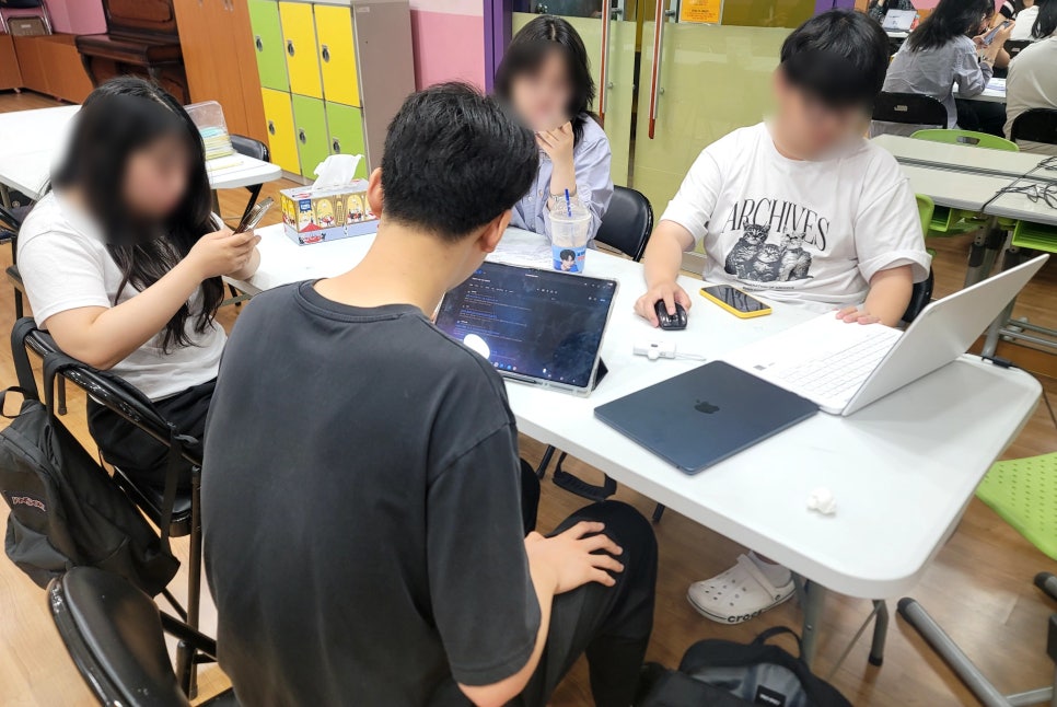SE-25110808-5989-42a9-86c8-02a8b642c9fc.jpg